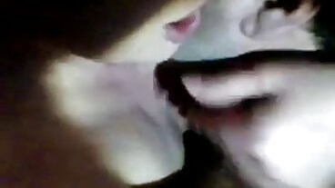 TUSHYRAW Perfekt tight brunett Jenny Doll får rumpan fylld mogen porrfilm på PorrHD