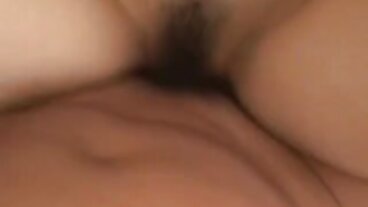 Sappiska tjejer jävlas på mogna äldre damer kontoret