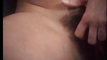 Tiny Wild Blonde i nakna mogna Skewlgirl Uniform Rides