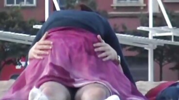 Heta ryska MILF sprider ben för mulliga mogna damer stor kuk