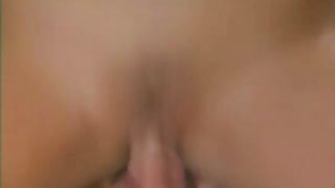 BRAZZERS Slutty Tiffany Squirts Gäster på Potluck Party sexiga mogna damer