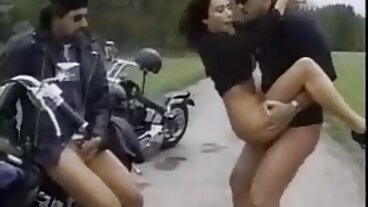 BRAZZERS Mogna MILFs tar med BBC till Bachelorette äldre mogna damer Party