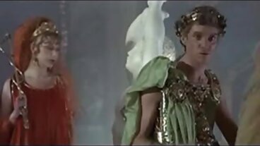 Lesbiska brunettspinnare överallt på sexiga mogna kvinnor varandra