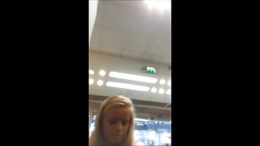 Brazzers: Busty Violet mogna damer gratis Myers-spelet avbröts av en stor svart dong på porrHD