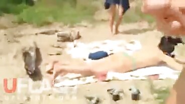 Ripped Dude Plows 2 Hoes på ett uppdrag! mogna kåta kvinnor