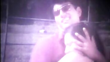 BangBros: Burglar Gets Tit Slapped på PorrHD mogna erotiska kvinnor med Bella Rolland