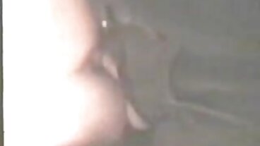 Färsk och mogna kvinnor porrfilm varm pizzaleveranstjej i trekant