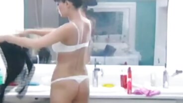 Brazzers: Butt Stuff Is Cool äldre mogna damer på PorrHD med Isis Love